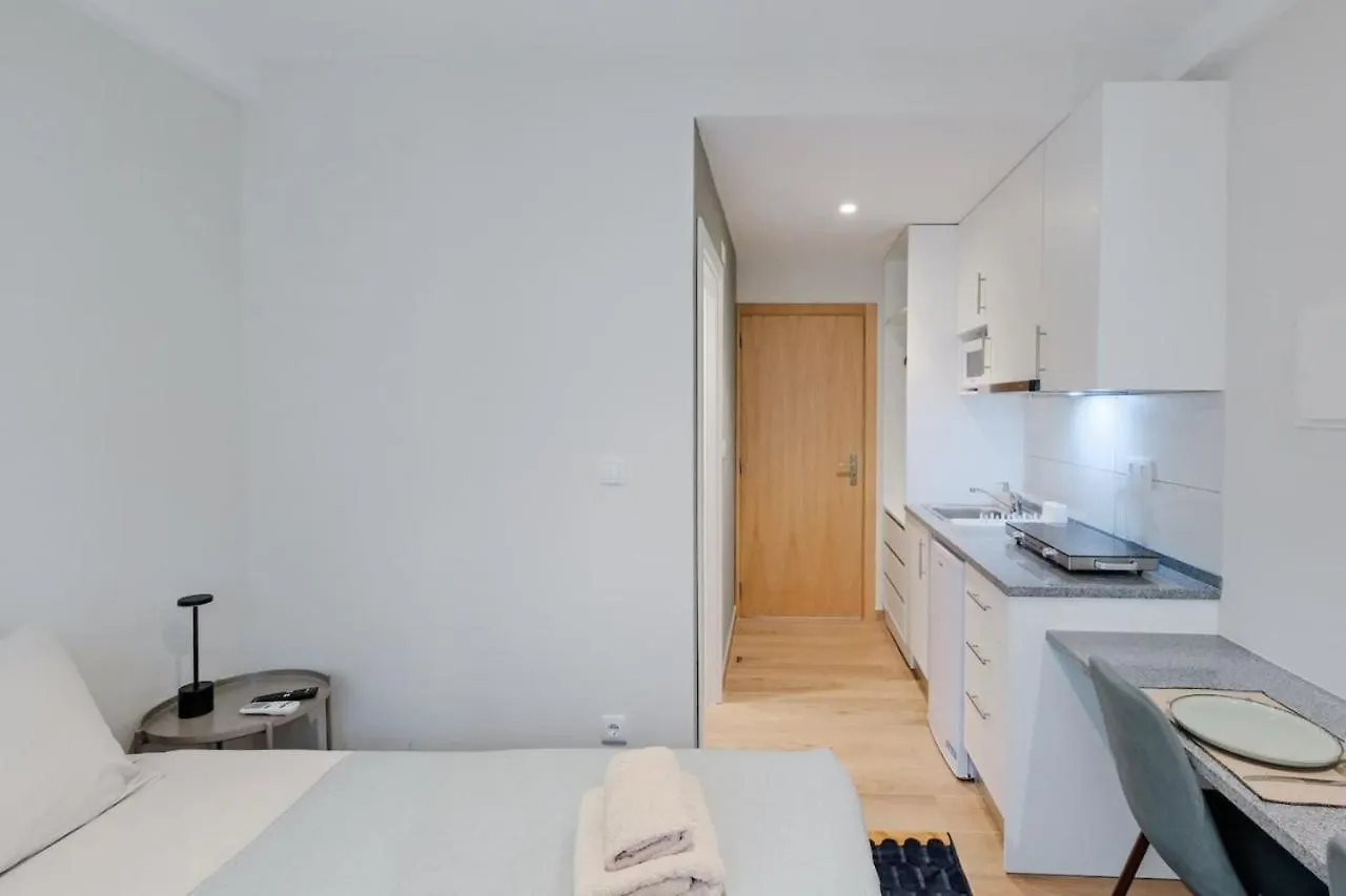 Apartment Lovely Studio Fully Equipped Near Subway N13 Lisbon Portugal