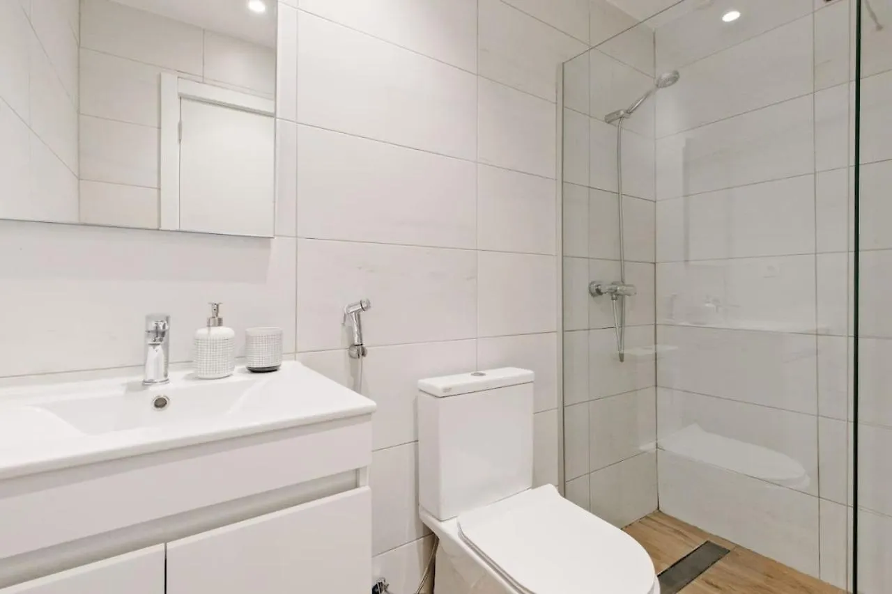 Lovely Studio Fully Equipped Near Subway N13 Lisbon